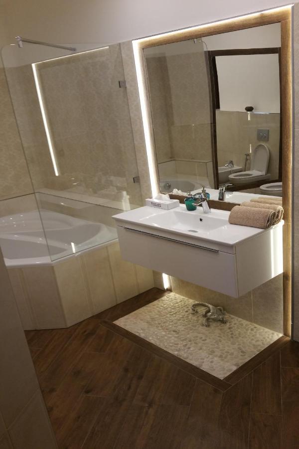 In Heart Of Prague - 2Br 2Ba Elegant Downtown Apt Praga Exterior foto
